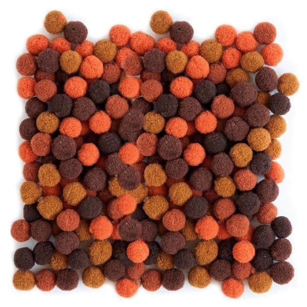 Polyesteripompomit 1 cm sekoitus ruskeaa 120 kpl