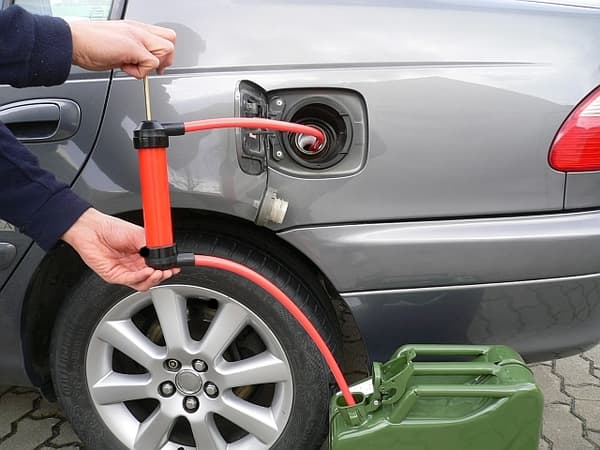 HANDPUMP FÖR TÖMNING AV BRÄNSLE, OLJA OCH VATTEN