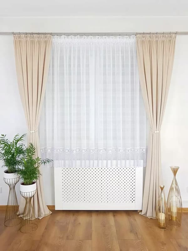 Valmisverho modernilla guipure-pitsillä 30 cm