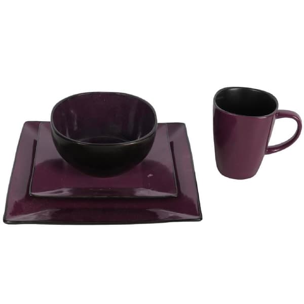 Keraaminen astiasto violetin sävyssä