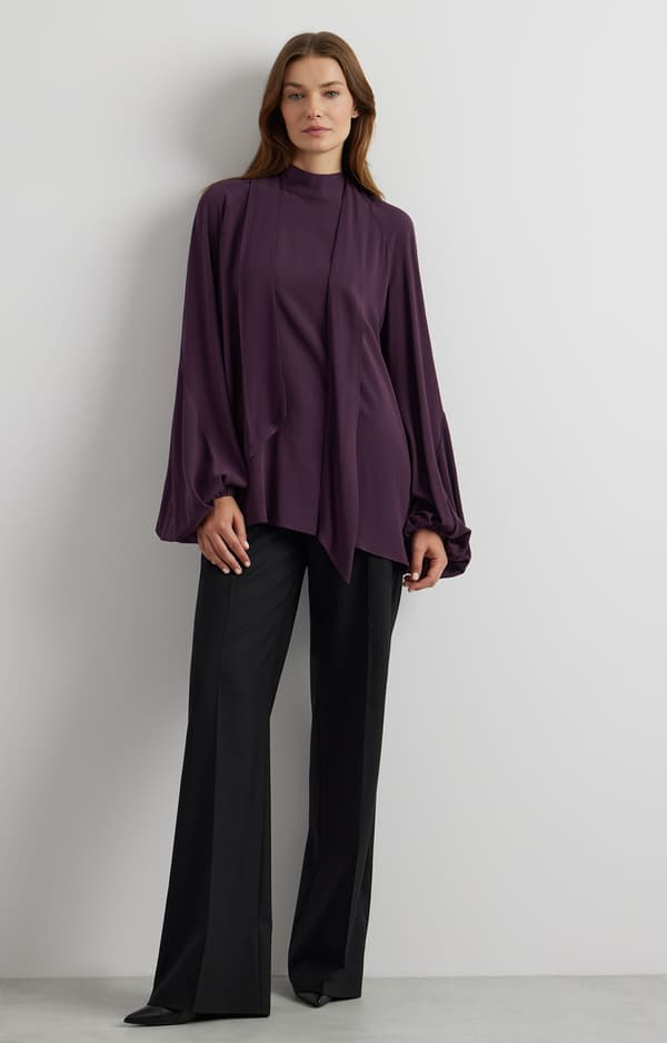 Bluse med dekorativt bindebånd S/M