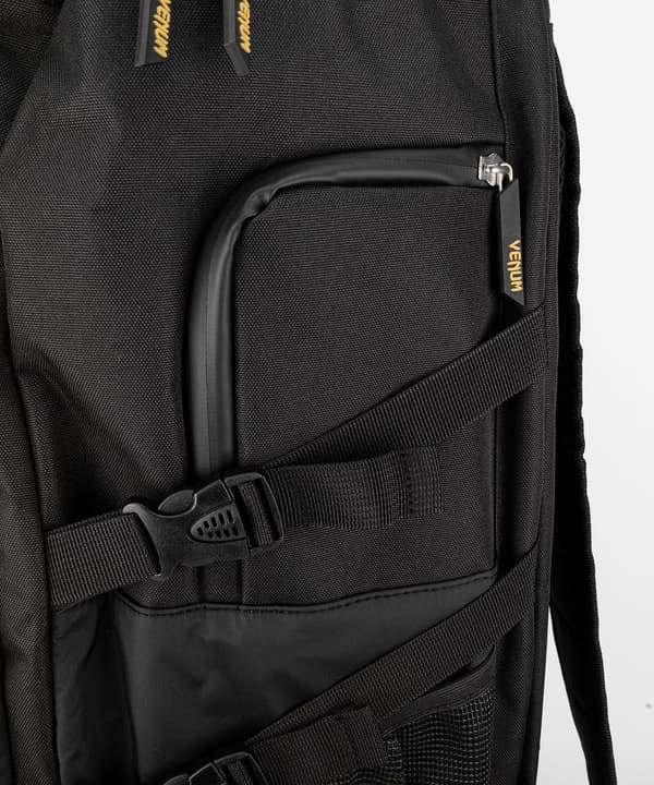 Venum Challenger Xtreme EVO Reppu Musta/Kulta