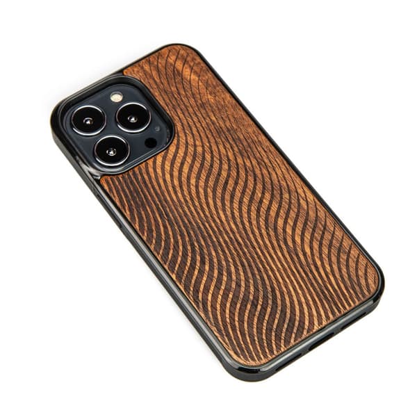 Träskal till iPhone 13 Pro WAVES MERBAU