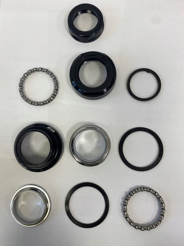 BBB BHP-16 1 1/8" halvintegrerade hörlurar