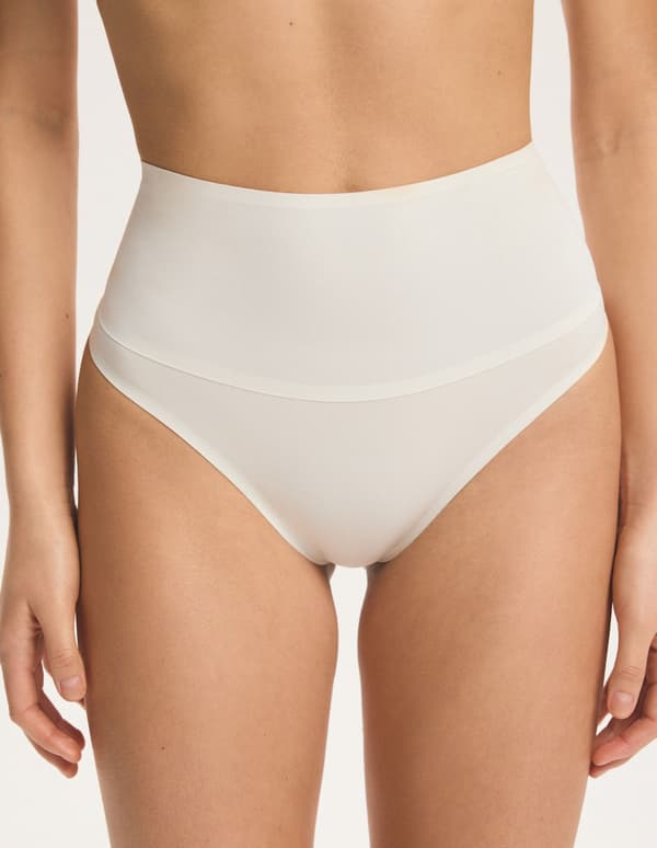 SLIM Esotiq formande stringtrosor | krämfärgad M