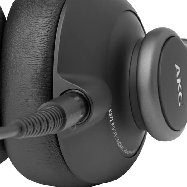 AKG K371 -kuulokkeet