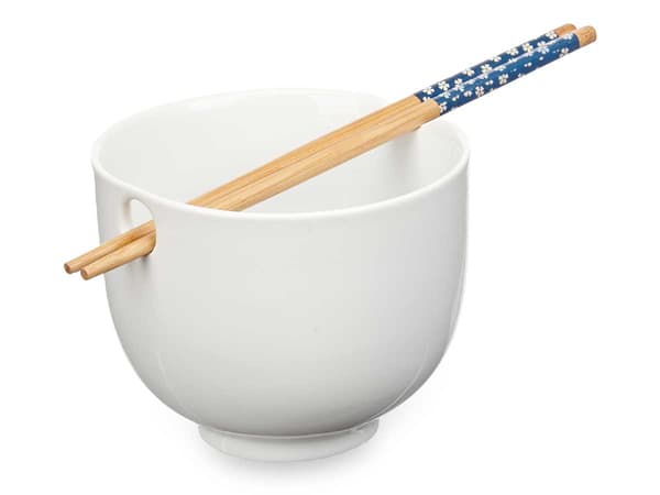 Ramenskål med ätpinnar, vit