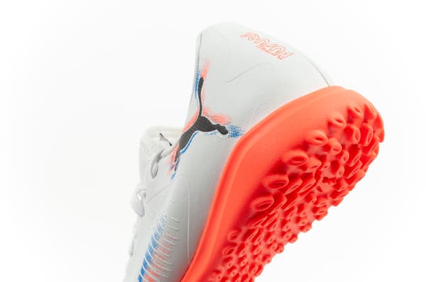 Puma Future 8 Play TT Hvid Sort Lysende Rød [108605 01] størrelse 39