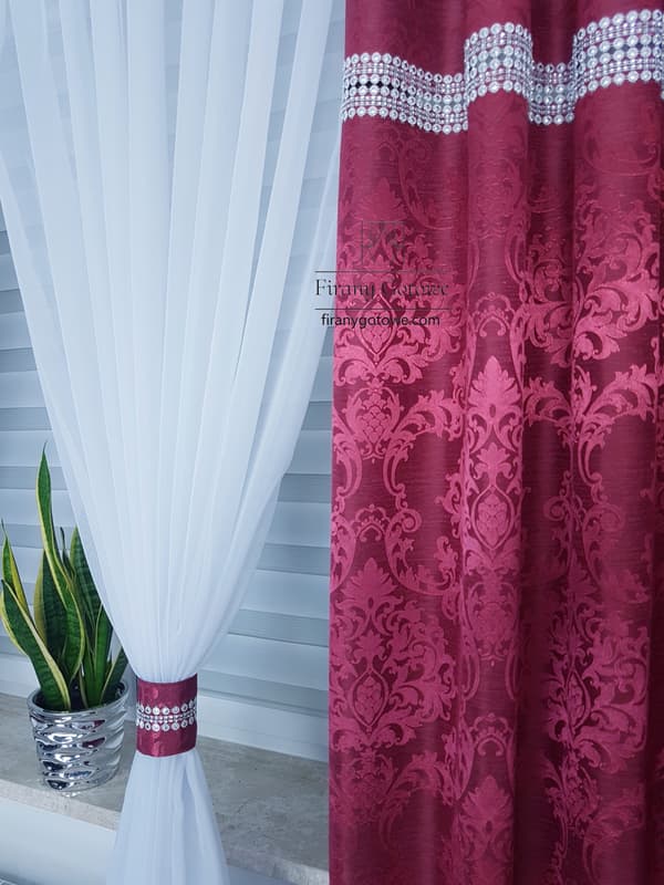 Gardin med draperier - vinrött set
