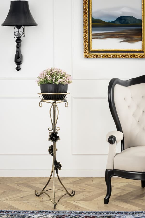 Metallblomställ dekorerat med rosor 95 cm