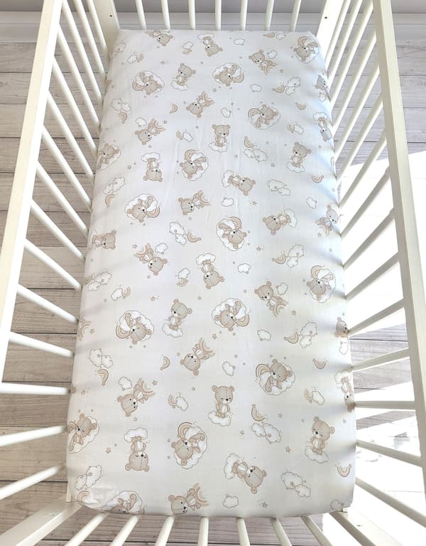 Bomuldslagner til tremmeseng 120x60 cm - beige bamse med regnbue