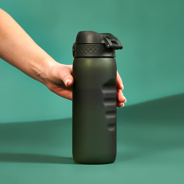 ION8 BPA-vapaa pullo I8RF750DGRE tummanvihreä