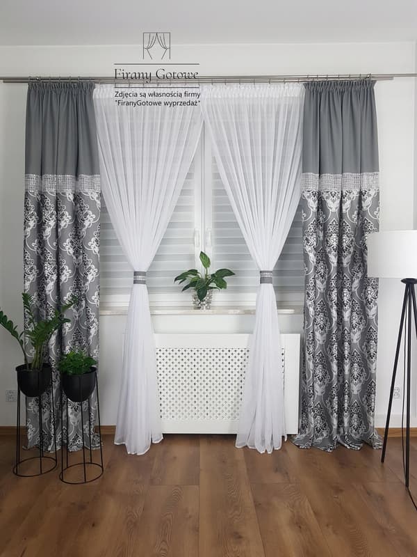 Set med lang gardin og draperier - grå