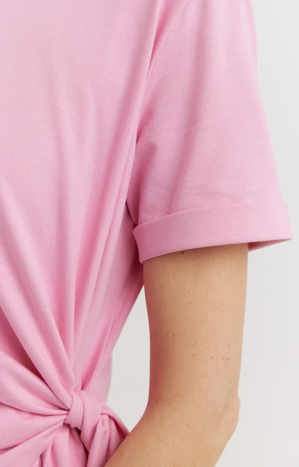 Asymmetrisk midikjole med bindebånd XS