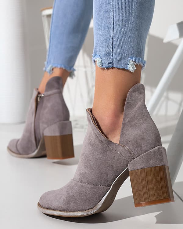 Ariko Grå Ankelboots med Utskuren Klack 39