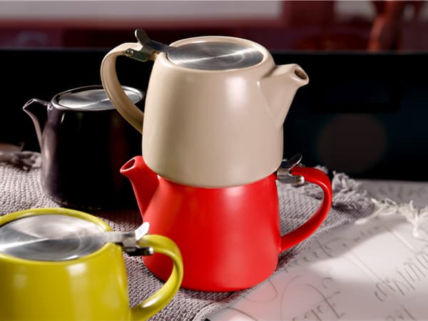 Keramisk elkedel med infuser