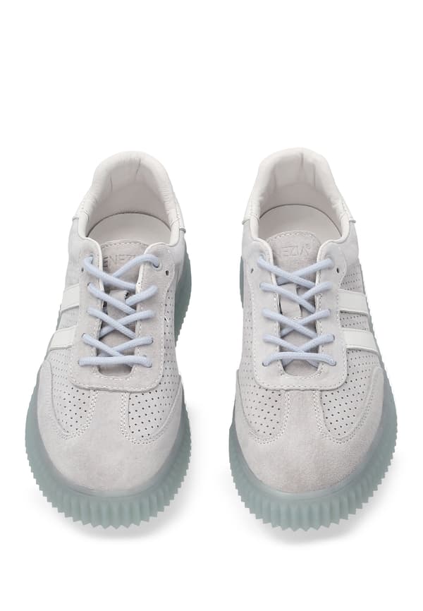 Blå perforerade mockasneakers Blå perforerade mockasneakers 39