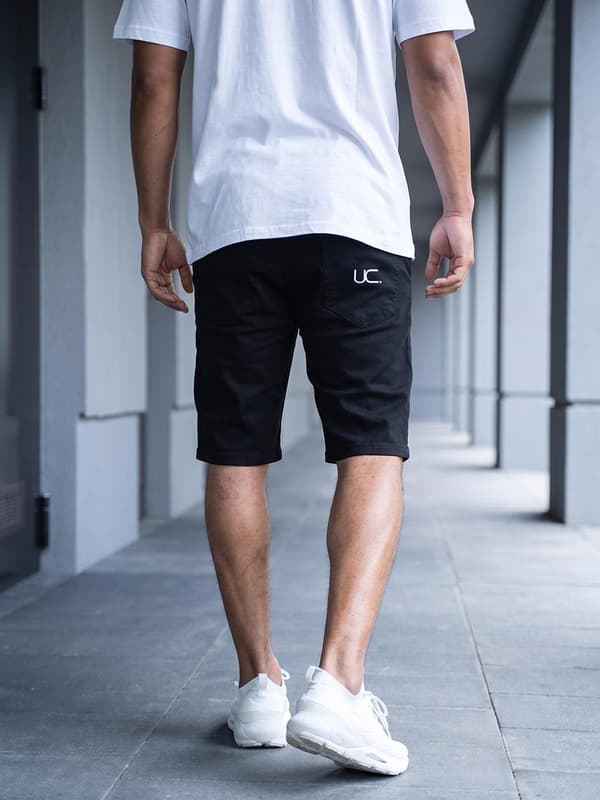 Herreshorts i sort med UrbanCity UC-logo, L