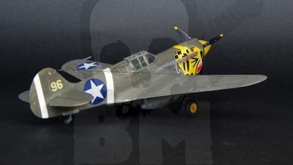 MCRZD202 P-40E Aleutian Tiger 1:72 Startset