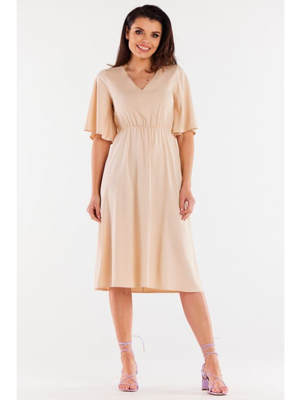 Utsvängd viskosklänning med V-ringning, beige M