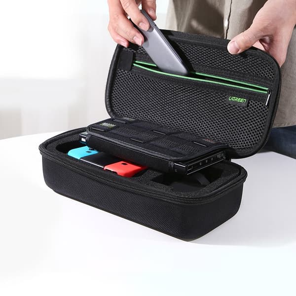 Nintendo Switchin ja lisävarusteiden S kotelo, musta