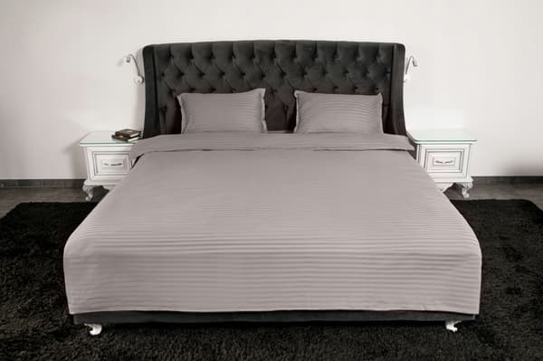 Premium grått satinbäddset 160x220 100% bomull
