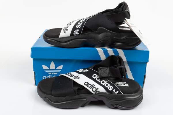 Adidas Magmur sandaalit [EF5850] v.37