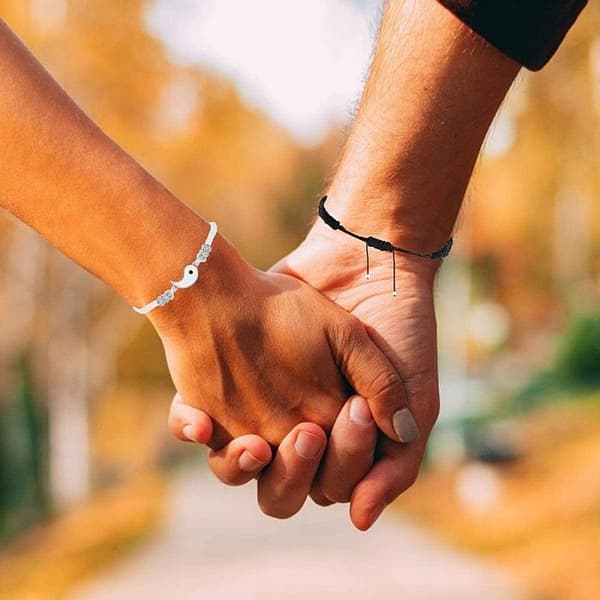 Set med två ARMBAND för vänner nya YIN & YANG