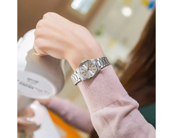 Damklocka Casio LTP-1183A-7A (zd516d) + Låda