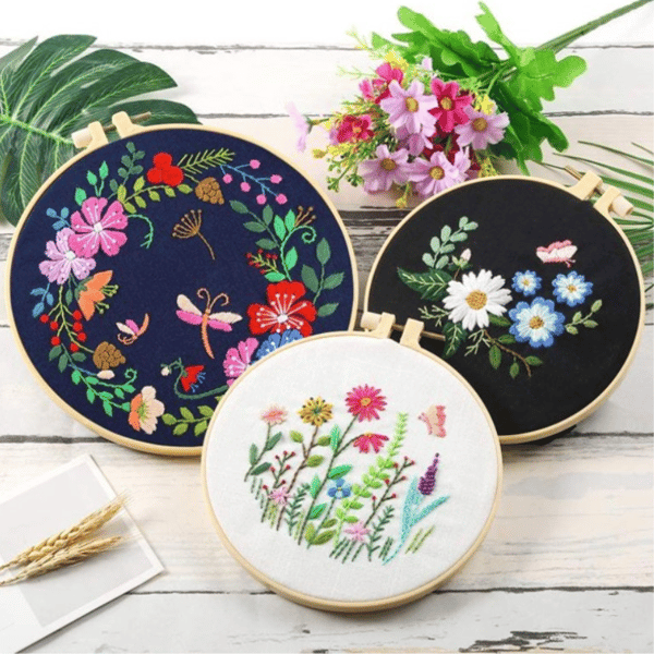 Sæt med 3 blomsterbroderiringer [D-ZH2]
