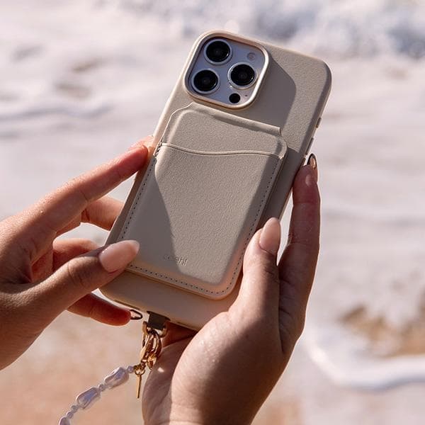 UNIQ Coehl Muse iPhone 16 Pro 6,3" Magnetisk Opladningsetui Creme