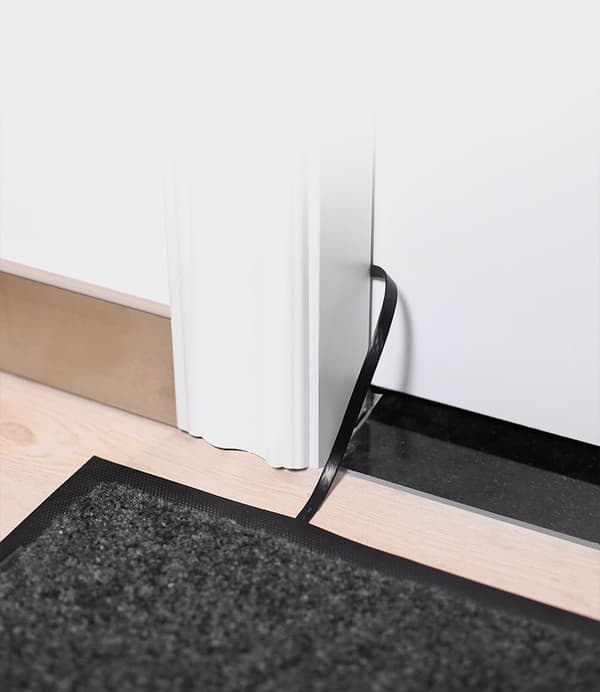 Flad patchkabel UTP RJ45 Cat 6 1000Mbps netværkskabel 2m sort