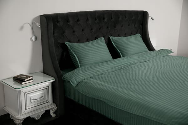 Premium grönt satinbäddset 160x220 100% bomull