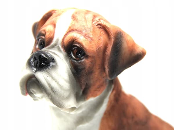 ELEGANT BOXERHUNDEFIGUR