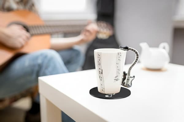 Musikduo-set - SVART ELGITARRMugg + underlägg