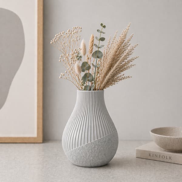 Grå dekorativ vase, rillet, moderne japandi