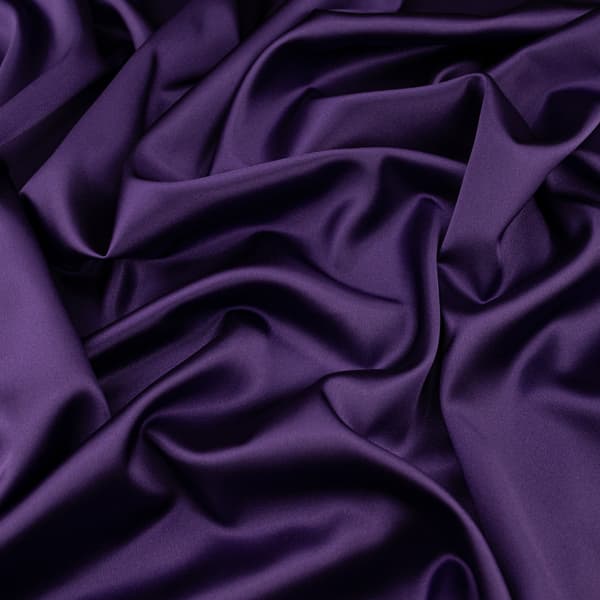 Satiinikangas lycralla, violetti väri