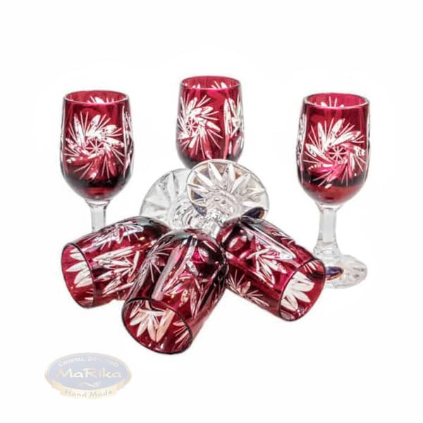 Rubinfärgade kristallglas med vodka 25 ml