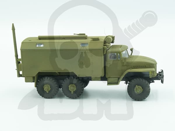ICM72712 URAL-375A kommandofordon 1:72