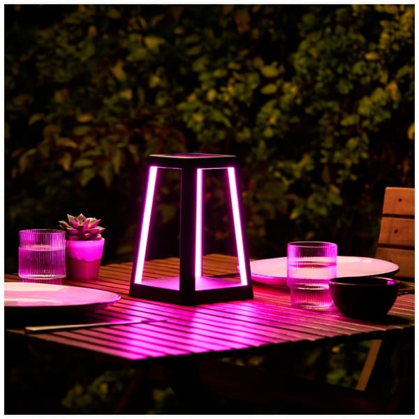 Lexon Lantern LED-lamppu induktiivisella laturilla, musta