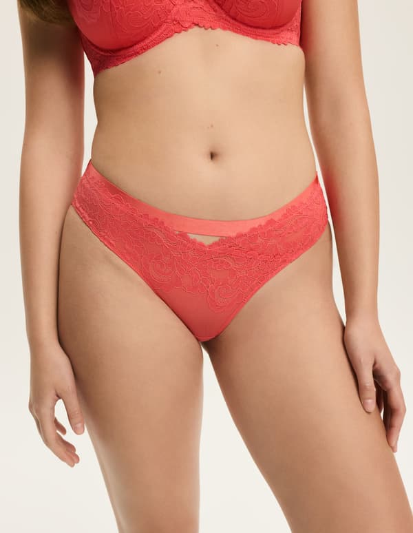 Lynn Esotiq Trosor | Coral M