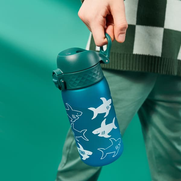 ION8 BPA-vapaa pullo I8RF350PBSHARK Sharks