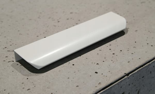 Møbelgreb hvid ALU 27,6 cm let og holdbart til skabe UA02