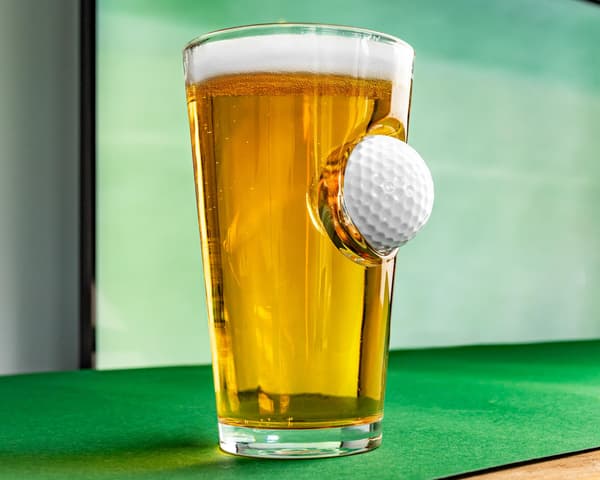 GOLFBOLL - FÅNGD I GLAS
