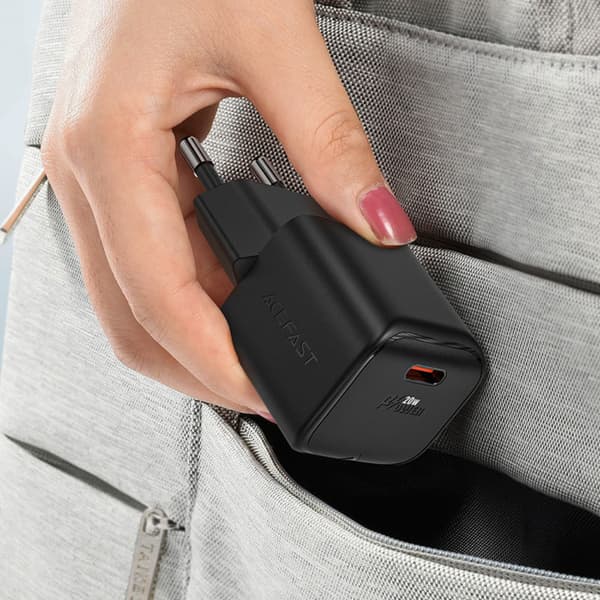 Mini GaN PD 20W USB-C -seinälaturi musta