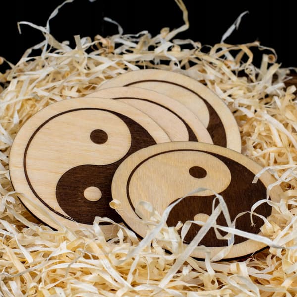 Yin Yang kopunderlag 10x10cm træ