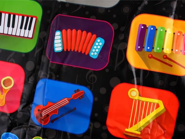 Interaktiv musikmåtte til store klaverplader, klavertangenter