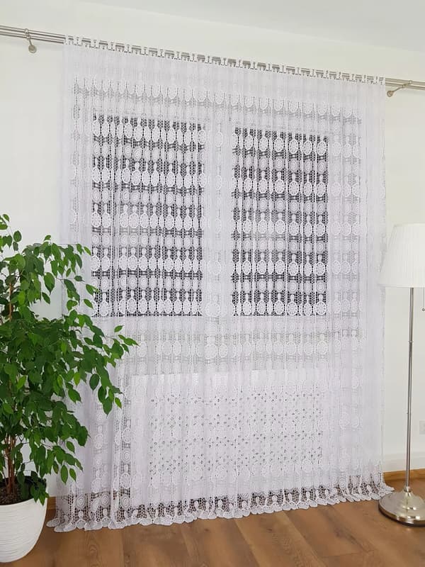 Guipuregardin med moderne accent 300x250cm