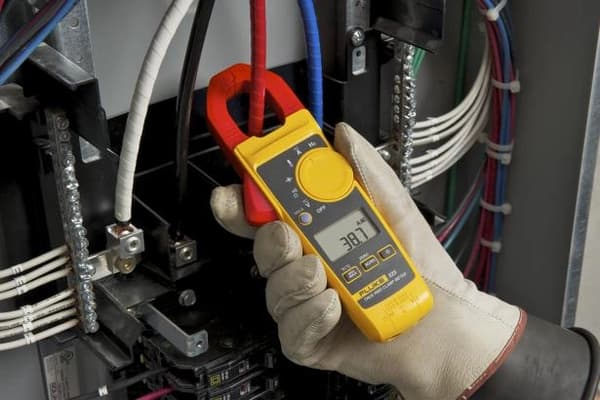 Fluke digital strömtång AC DC 400A True RMS 325