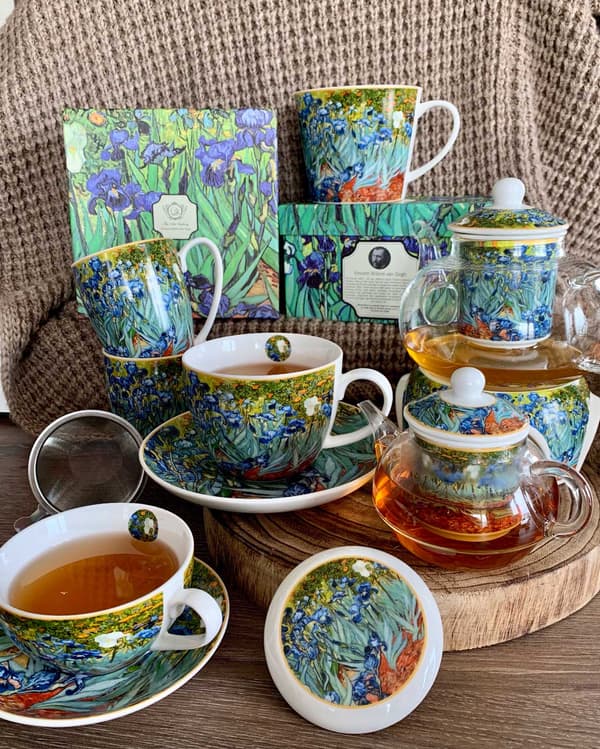 Sæt med 2 Van Gogh Iris kopper og underkopper 250 ml